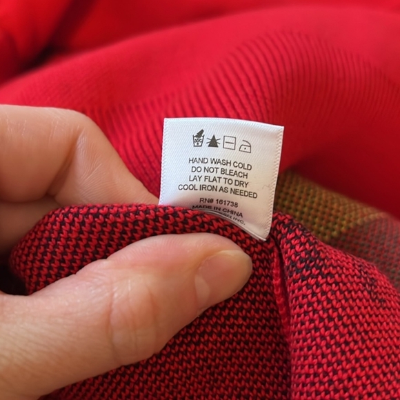 NWT Teddy Fresh red gone but not forgotten sweater size M - Picture 4 of 7